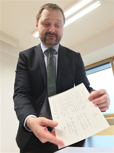 John Paul's Letters to a Woman Hint She Could Have Loved Him