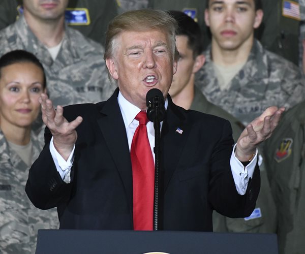 Poll: 77&#37 of CFOs Say Trump Deserves Credit for Stock Market Highs