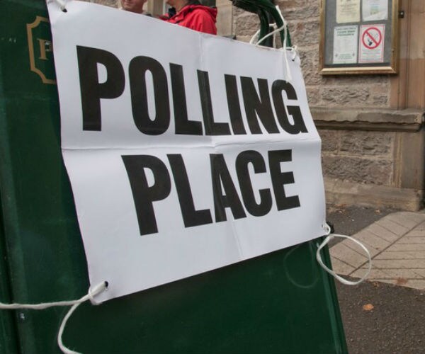 17 us states require a photo id in order to vote