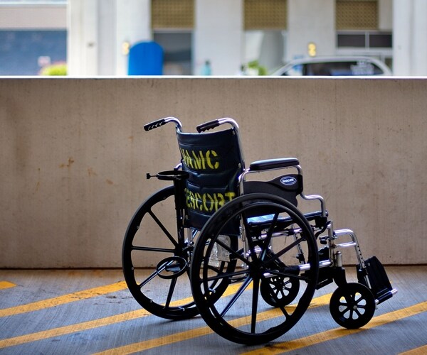 Let Vets Get Health Care in Civilian Hospitals