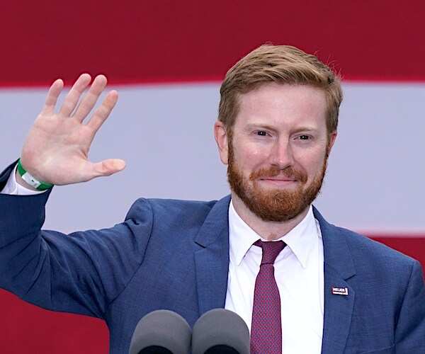 peter meijer waves after his acceptance speech