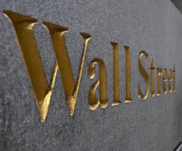 US Stock Futures Rise on Earnings, Disney Climbs on Revamp