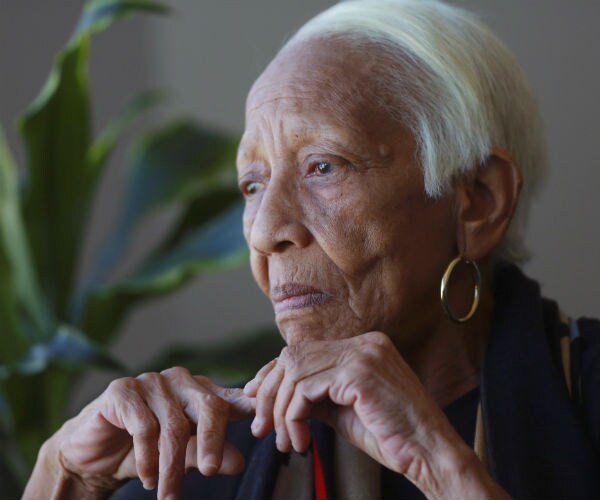 Police: Notorious Jewel Thief Arrested at Walmart