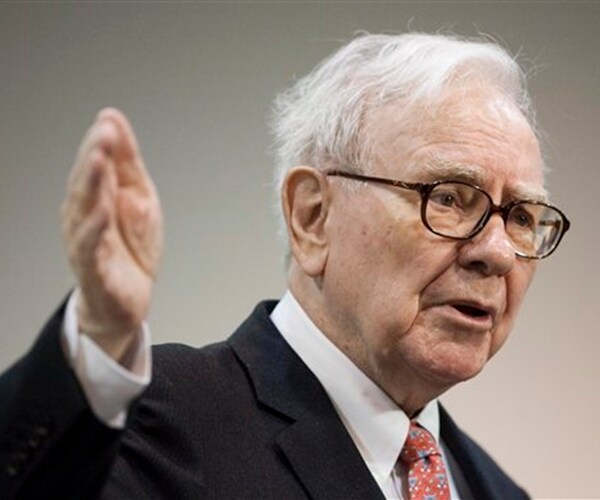 Buffett Predicts 'Fair Amount' of Gain on Airlines, But No Cinch