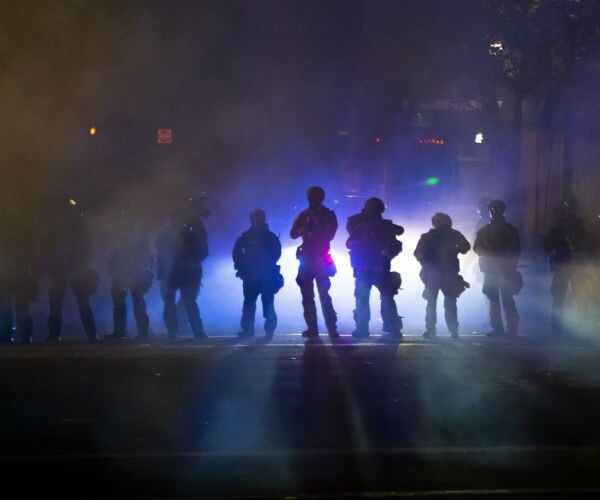 federal officers in portland oregon 
