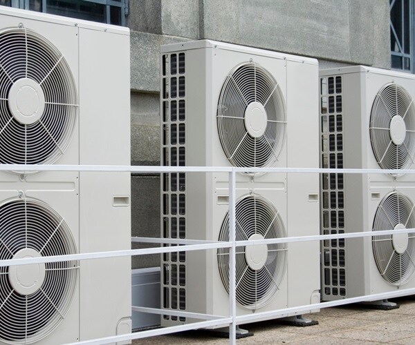 Climate Change Pushes Fund Managers to Bet on AC Makers