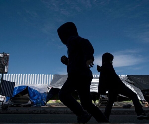 Focus Group: Swing Voters Concerned About Detained Child Migrants