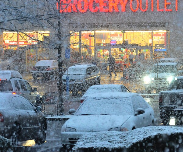 California Storm: 2 Dead, Heavy Snow Causes Avalanche