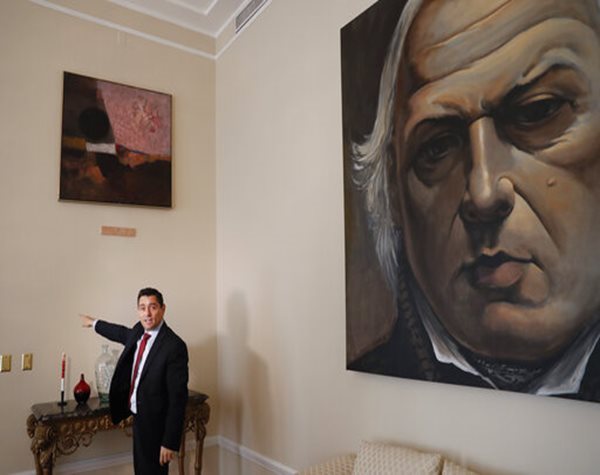 AP Exclusive: US Helping Venezuela's Guaido Track Stolen Art