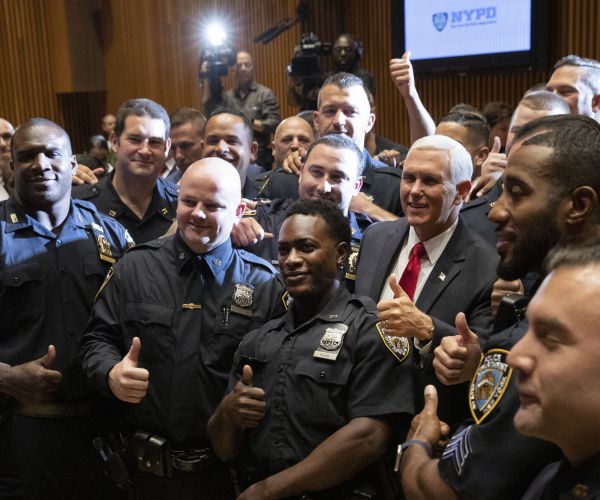 Pence Praises Police Officers in WH Visit
