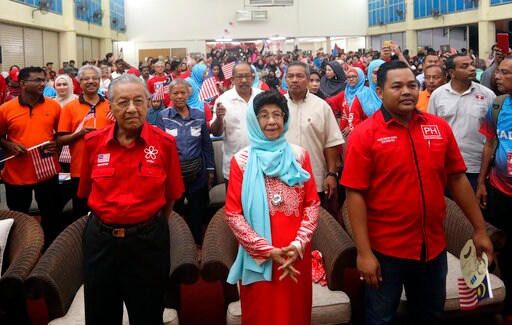 Malaysians Queue to Vote in Hotly Contested Election