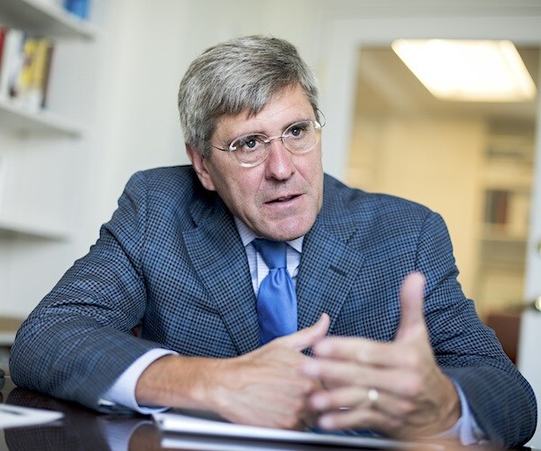 Moore Breaks With Trump Over Call for Drastic Rate Cut