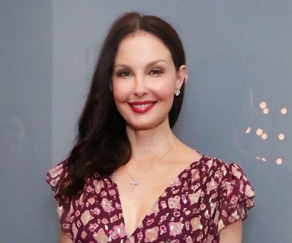 ashley judd stands on red carpet