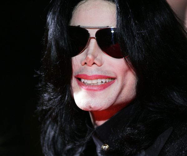 Michael Jackson Pedophile-Sex Suit Tossed