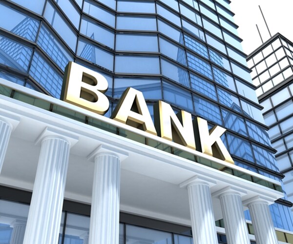 Riding Cohn Momentum, Senators Call for Glass-Steagall Return