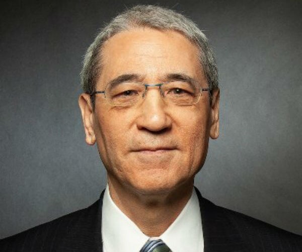 gordan chang is shown wearing eyeglasses in a twitter profile pic