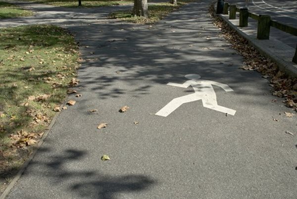 Rise in Pedestrian Deaths Tied to Cellphones