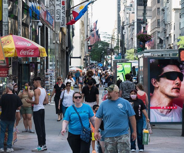 Consumer Confidence Soars on Upbeat Views About Economy