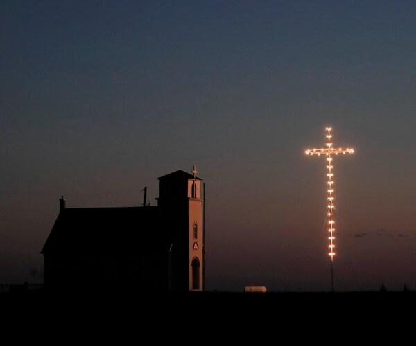 Across US, Houses of Worship Struggle to Rebuild Attendance