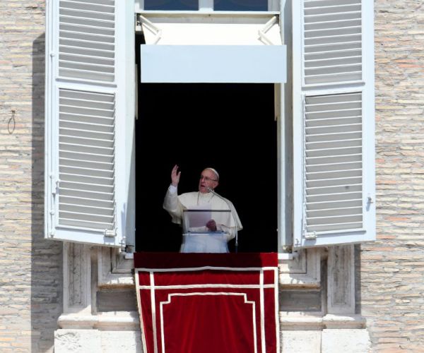 Vatican Says Bread for Holy Communion Cannot Be Gluten-Free