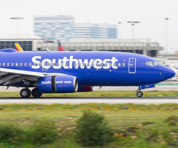 Southwest Cuts Boeing Jet Deliveries After First Quarterly Loss in 9 Years