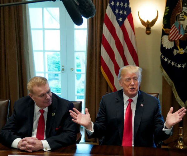 Trump's Steel and Aluminum Trade Threat Hangs Over NAFTA Talks