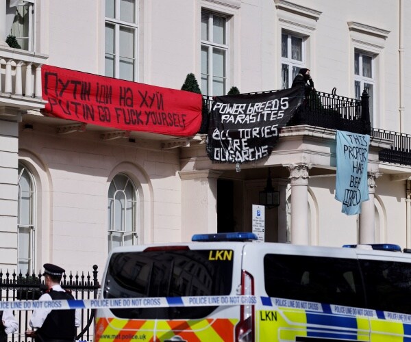 Squatters Occupy Russian-Linked London Mansion to Protest Ukraine War