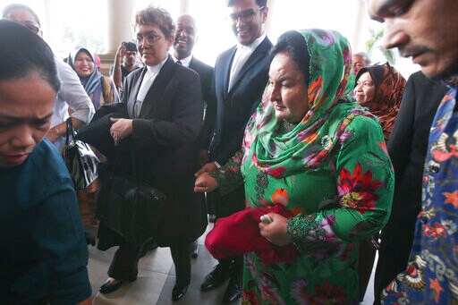 Graft Trial Told Malaysian Ex-PM's Wife Was Influential
