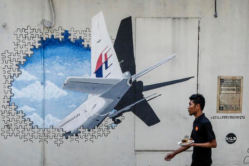 Malaysia: 2 More Pieces 'almost Certainly' from Flight 370