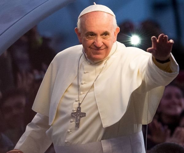 Pope Marks Epiphany by Decrying Consumerism