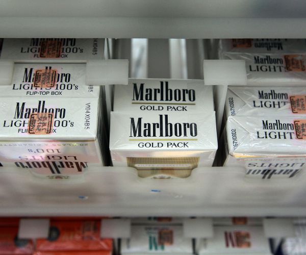 Marlboro Facing Accusations of Violating Packaging Rules in Britain