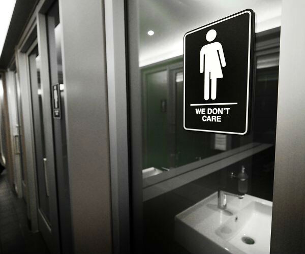 Texas Democrats Slam House Passage of 'Bathroom Bill'