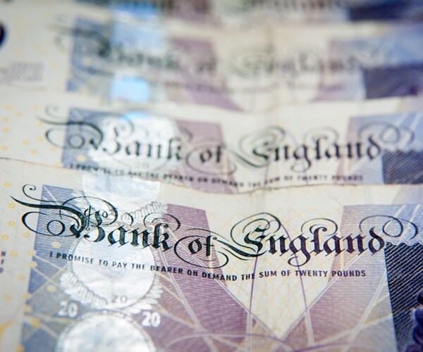 Bank of England Boosts Stimulus by $195B Amid COVID, Brexit