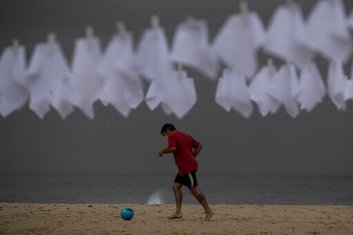 Brazilians Seek Pre-pandemic Normalcy as Deaths Top 600,000