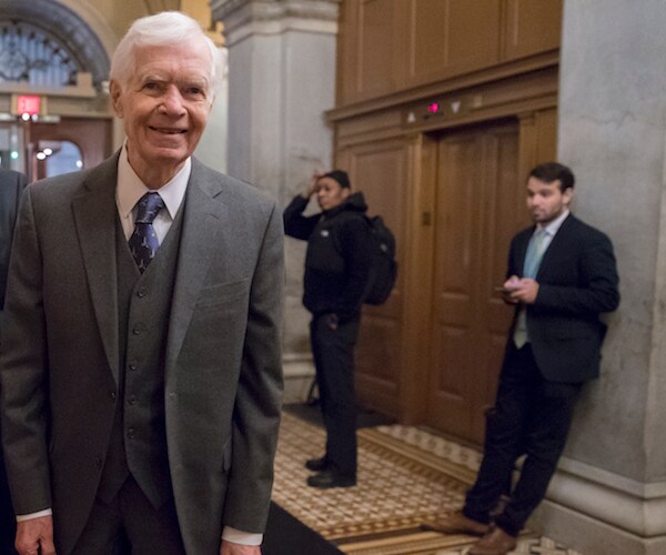 McConnell Urges Miss. Gov. Bryant to Replace Sen. Cochran