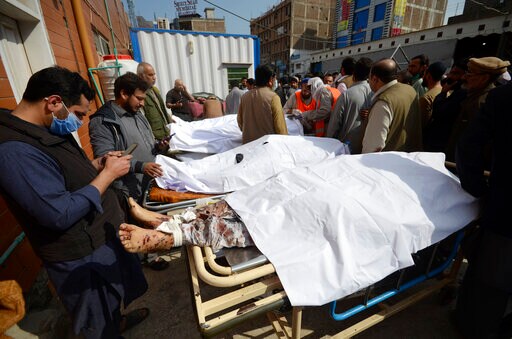 Pakistan Vows to Arrest Masterminds of IS Mosque Attack