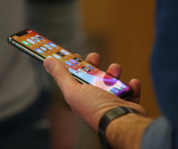 Court Rules Warrantless Searches of Phones, Laptops Unconstitutional 