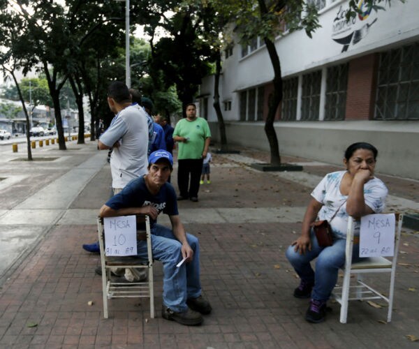 Venezuelans Appear to Abstain from Government Vote