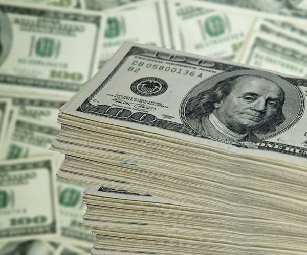 Tariffs, Deficits Threaten US Dollar's Global Status