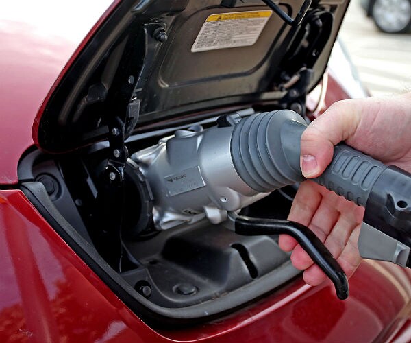 GM Opting for Electric, Ditching Combustion Engines