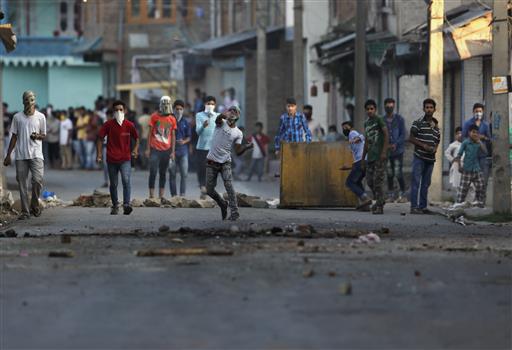 India Lifts Ban on Printing Kashmir Newspapers amid Unrest