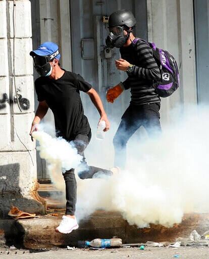 Anti-government Protests Cripple Major Iraqi Port, Oil Field