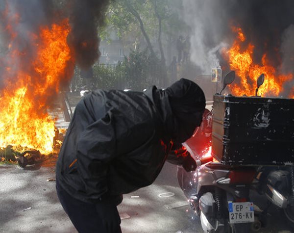 Outrage after Some French Protesters Urge Police Suicides