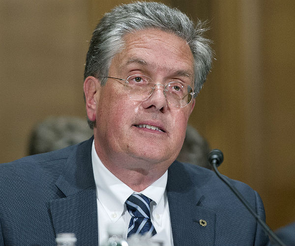 Trump to Replace Top Bank Regulator