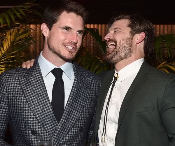 Robbie Amell, Kevin Bigley