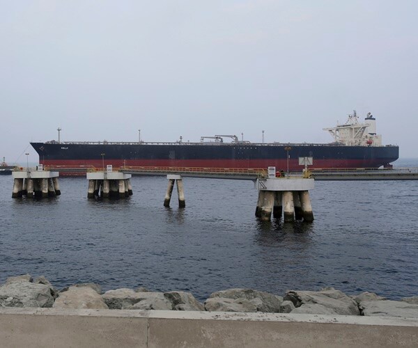 Suspected Drone Attack in Abu Dhabi Kills 3, Wounds 6