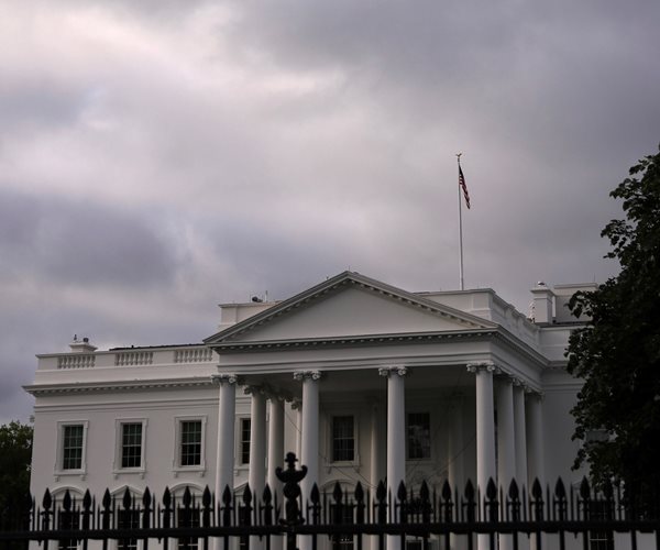 Man Who Set Himself on Fire Near White House Dies