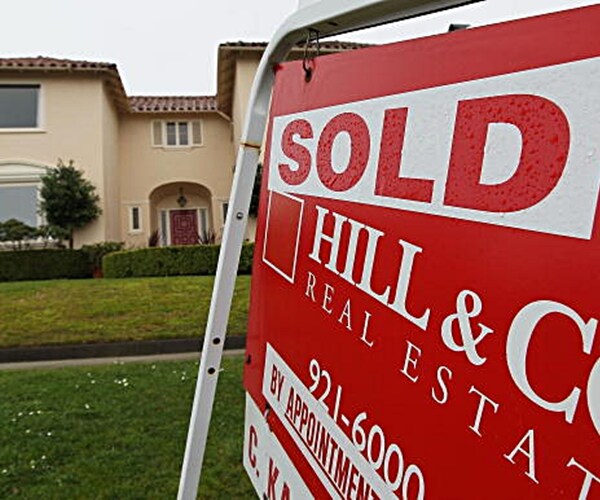 Pending Home Sales Surge 5.5 Percent to 10-Month High