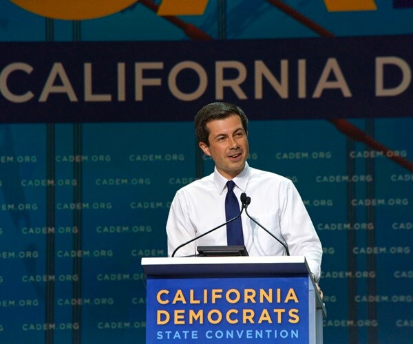 Jeffrey Gundlach Lauds Buttigieg as Candidate Catches Wall Street's Eye