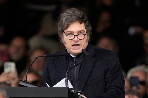 Milei Vetoes Pension and Disability Spending Increases, Citing Fiscal Deficit Pledge